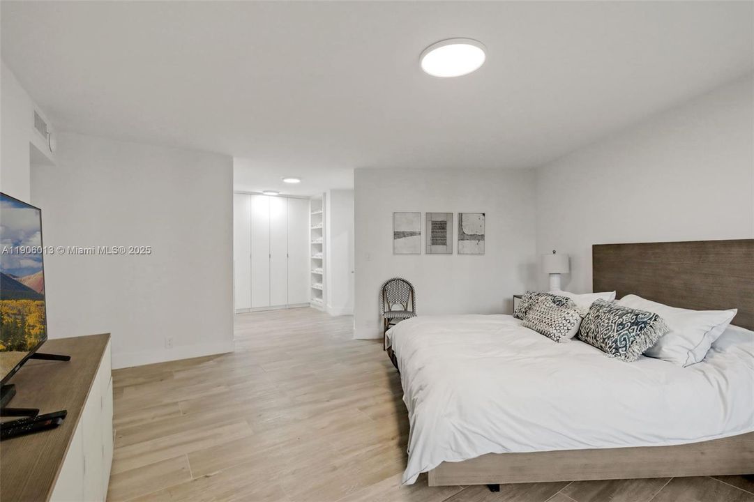 В аренду: $7,200 (2 спален, 2 ванн, 1782 Квадратных фут)