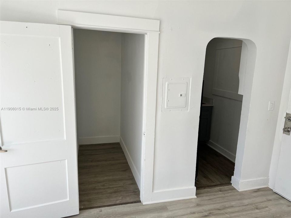 Recently Rented: $1,300 (0 beds, 1 baths, 0 Square Feet)