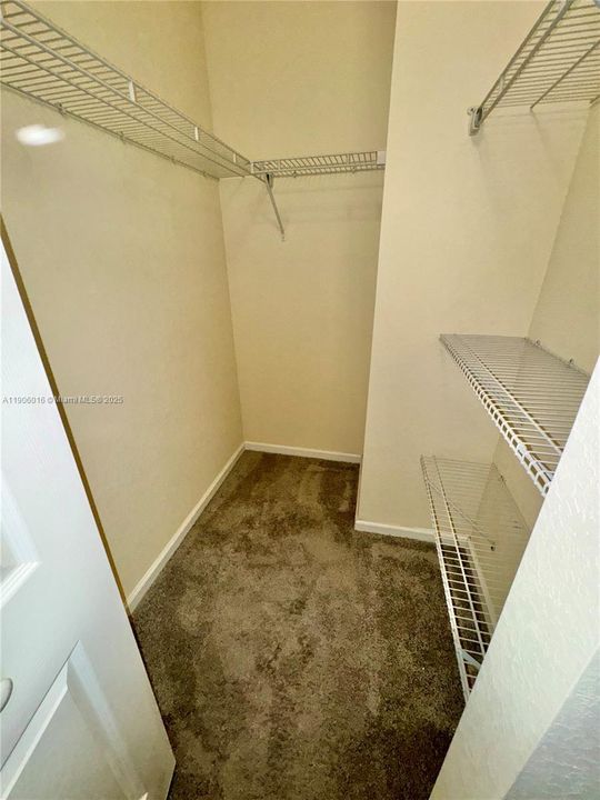 待售: $399,000 (2 贝兹, 2 浴室, 1205 平方英尺)