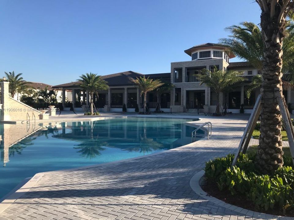 待售: $399,000 (2 贝兹, 2 浴室, 1205 平方英尺)