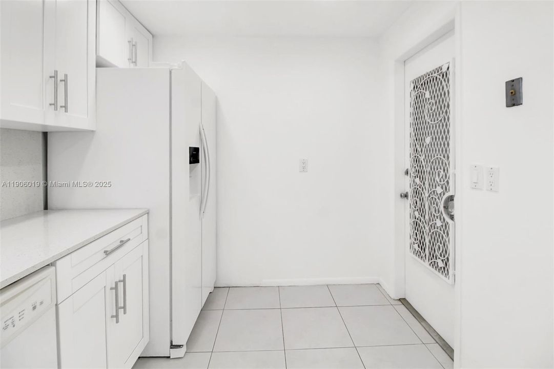 待售: $295,000 (2 贝兹, 2 浴室, 1200 平方英尺)