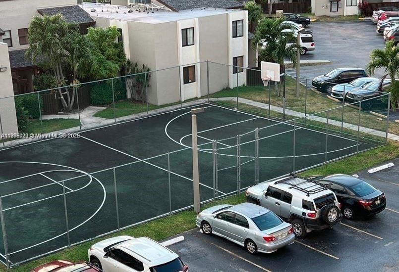 合同活跃: $2,600 (2 贝兹, 2 浴室, 981 平方英尺)