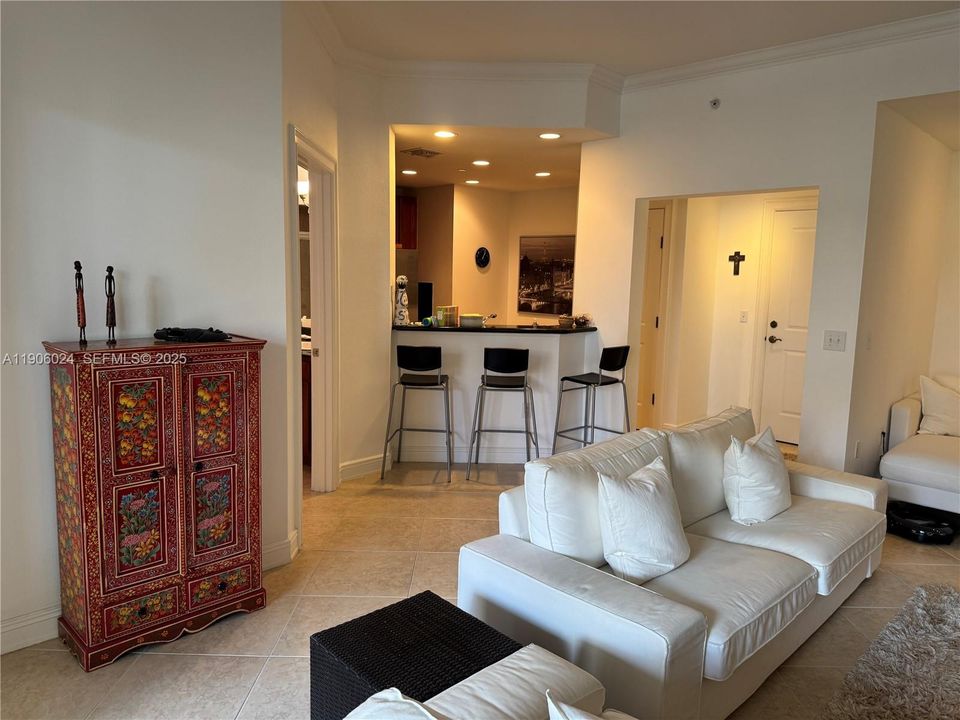 For Sale: $525,000 (2 beds, 2 baths, 1289 Square Feet)