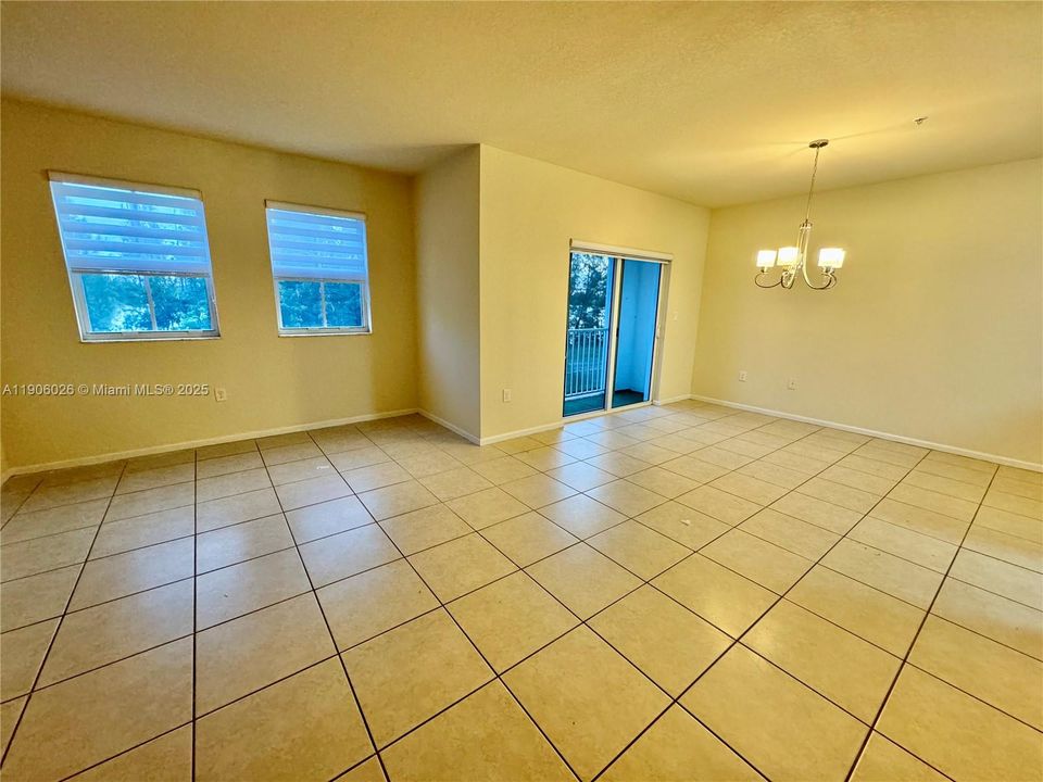 For Rent: $2,750 (2 beds, 2 baths, 1205 Square Feet)
