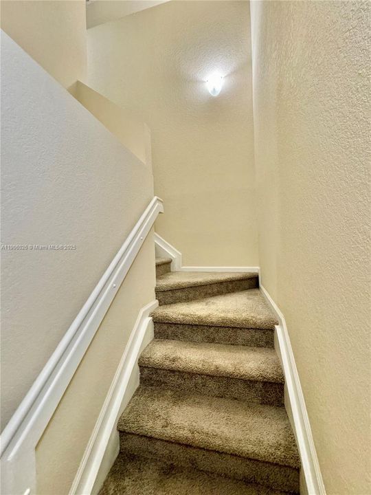 For Rent: $2,750 (2 beds, 2 baths, 1205 Square Feet)