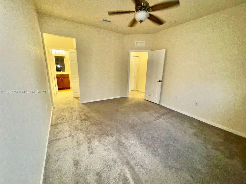 For Rent: $2,750 (2 beds, 2 baths, 1205 Square Feet)