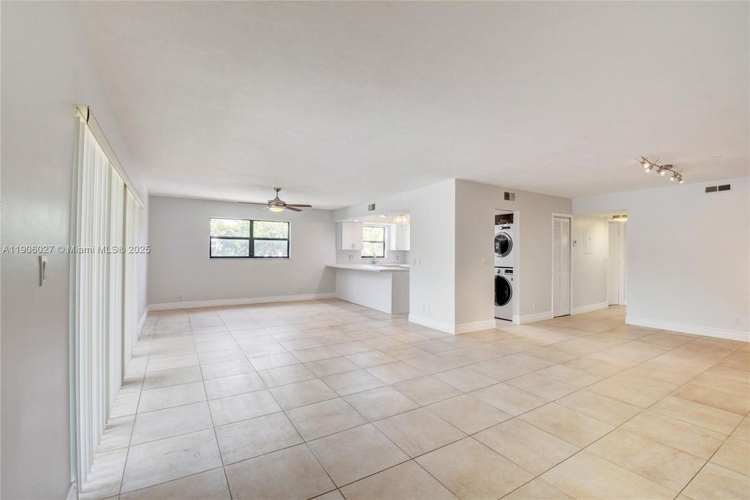 出租: $2,750 (2 贝兹, 2 浴室, 1267 平方英尺)