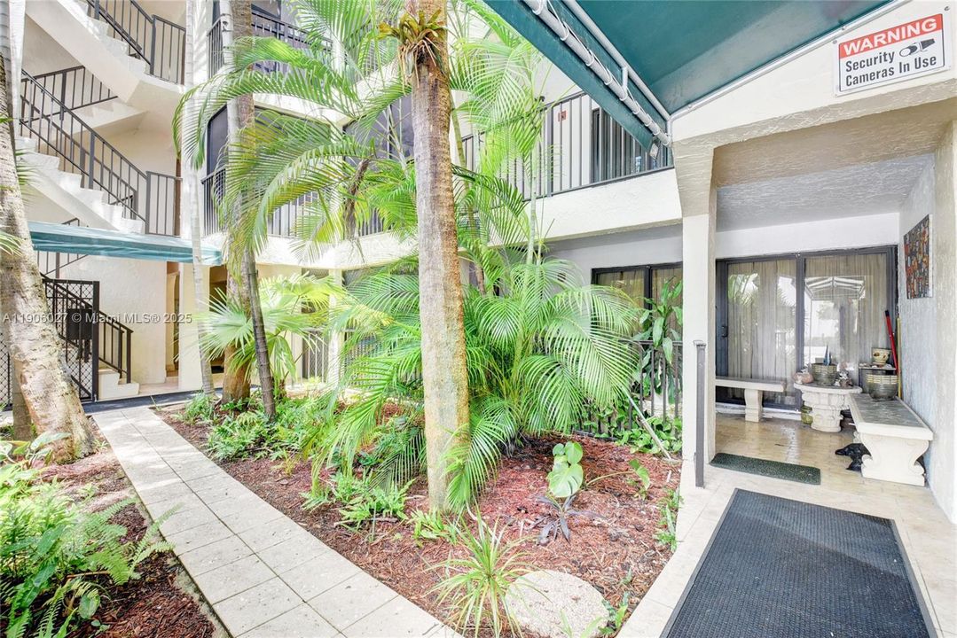 出租: $2,750 (2 贝兹, 2 浴室, 1267 平方英尺)