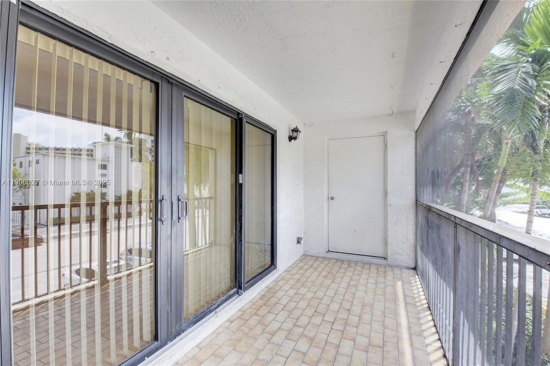 出租: $2,750 (2 贝兹, 2 浴室, 1267 平方英尺)