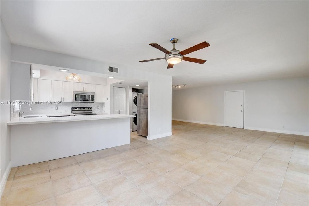 出租: $2,750 (2 贝兹, 2 浴室, 1267 平方英尺)