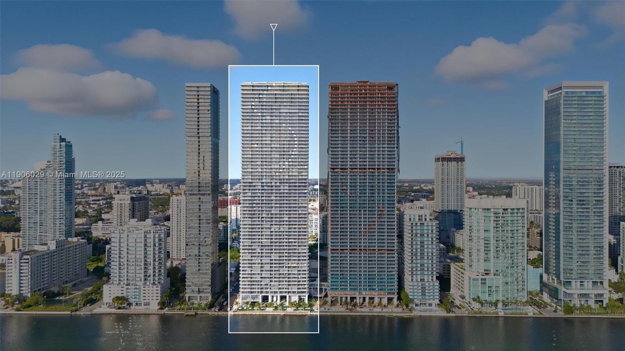 出租: $9,300 (2 贝兹, 3 浴室, 1523 平方英尺)