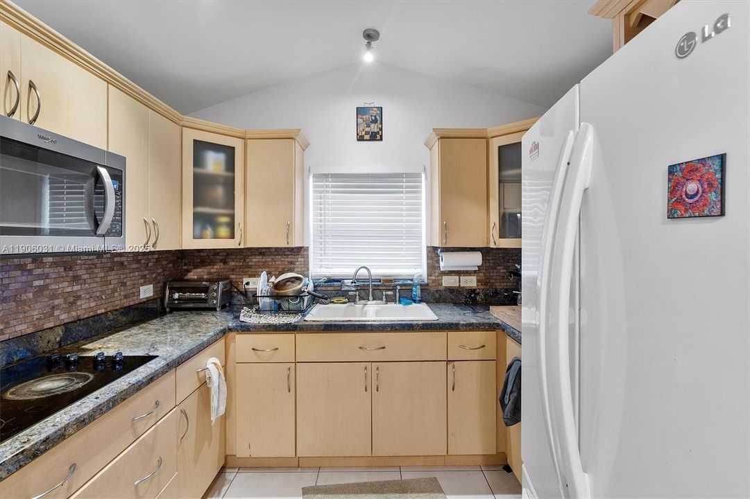 For Sale: $699,000 (3 beds, 2 baths, 1308 Square Feet)