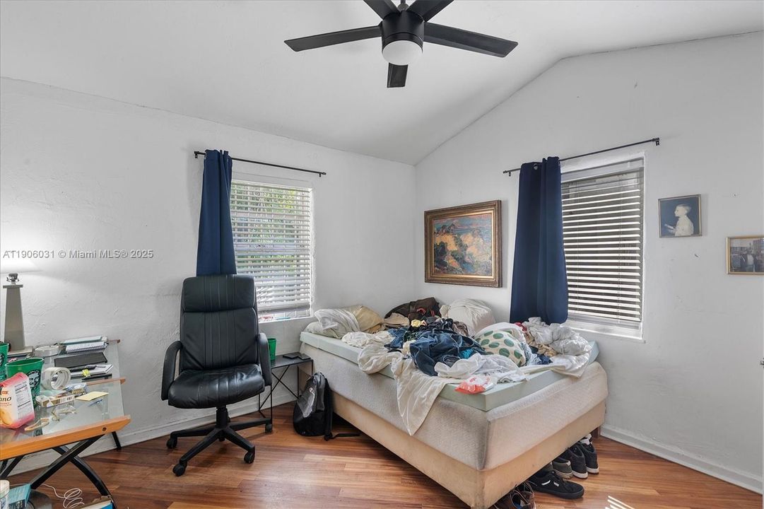 For Sale: $699,000 (3 beds, 2 baths, 1308 Square Feet)