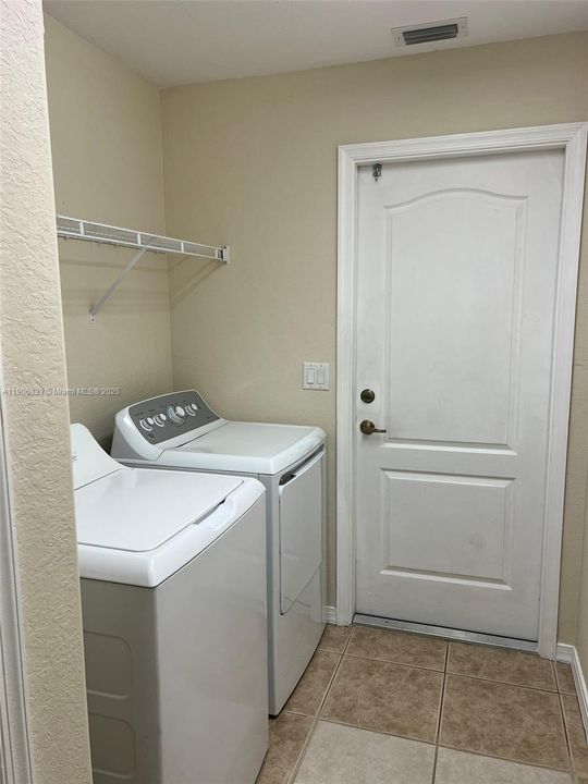 En Renta: $1,900 (3 camas, 2 baños, 1595 Pies cuadrados)