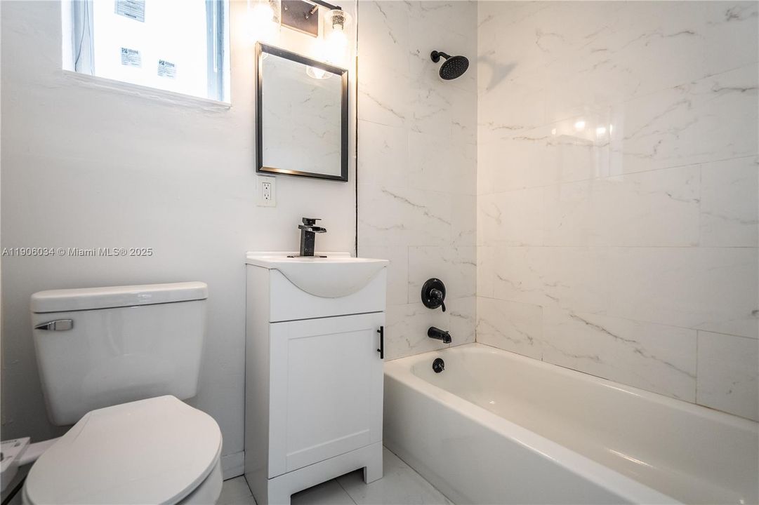 Recently Rented: $1,875 (1 beds, 1 baths, 990 Square Feet)