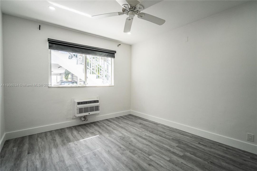 Recently Rented: $1,875 (1 beds, 1 baths, 990 Square Feet)