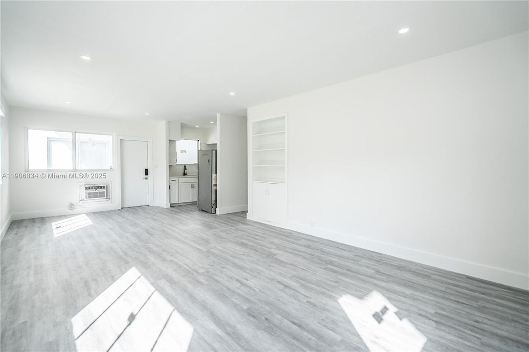 Recently Rented: $1,875 (1 beds, 1 baths, 990 Square Feet)