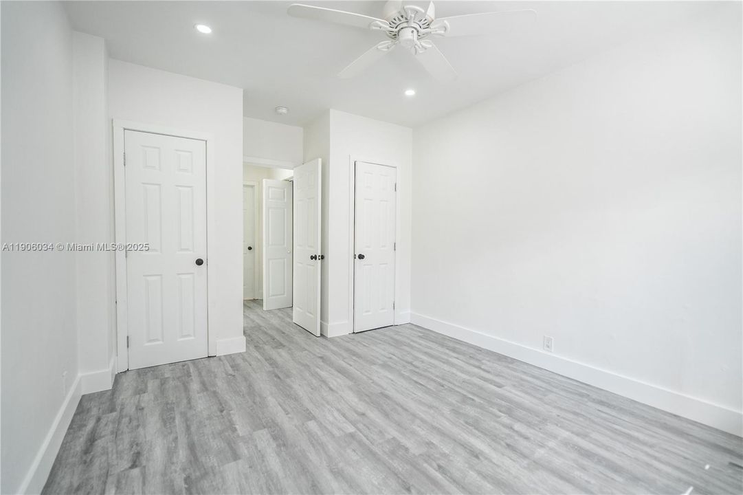 Recently Rented: $1,875 (1 beds, 1 baths, 990 Square Feet)