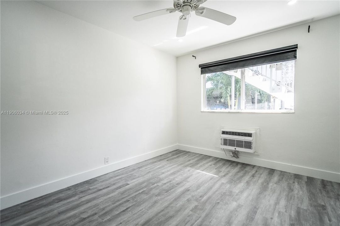 Recently Rented: $1,875 (1 beds, 1 baths, 990 Square Feet)