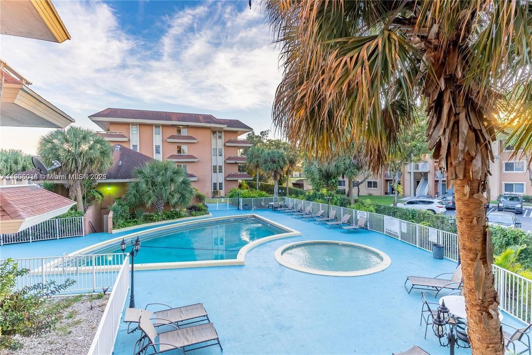 Activo con contrato: $215,000 (1 camas, 1 baños, 810 Pies cuadrados)