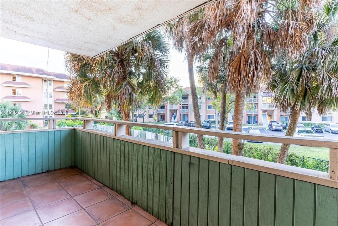 Activo con contrato: $215,000 (1 camas, 1 baños, 810 Pies cuadrados)