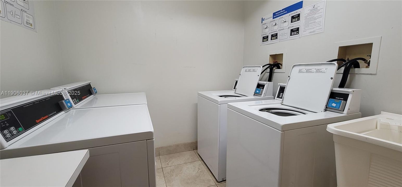 Recently Rented: $1,950 (1 beds, 1 baths, 1066 Square Feet)