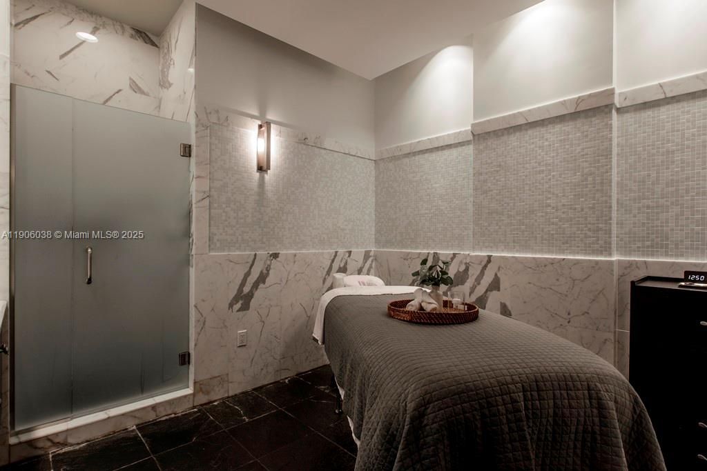 For Rent: $32,000 (3 beds, 3 baths, 2959 Square Feet)