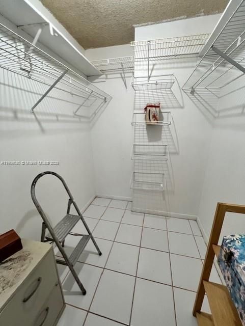 待售: $179,000 (1 贝兹, 1 浴室, 756 平方英尺)