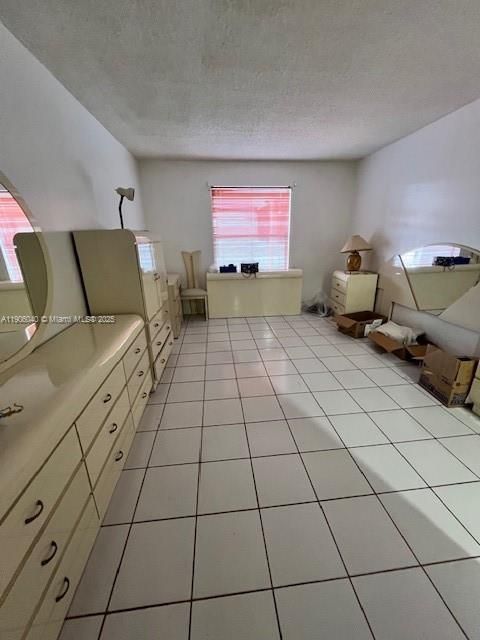 待售: $179,000 (1 贝兹, 1 浴室, 756 平方英尺)