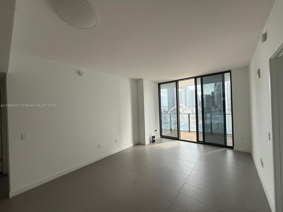 For Rent: $3,750 (2 beds, 2 baths, 878 Square Feet)