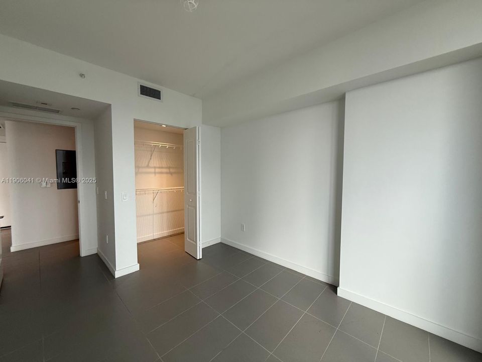 For Rent: $3,750 (2 beds, 2 baths, 878 Square Feet)