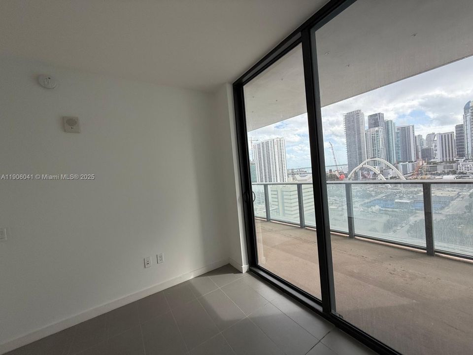 For Rent: $3,750 (2 beds, 2 baths, 878 Square Feet)