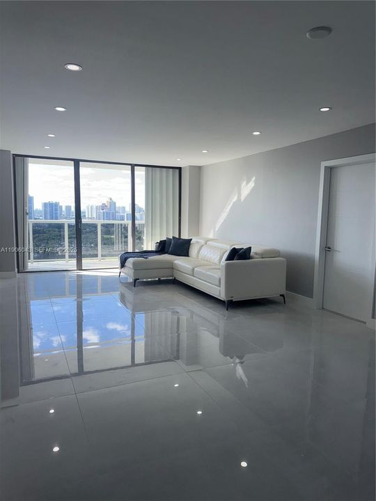 В аренду: $3,800 (2 спален, 2 ванн, 1092 Квадратных фут)