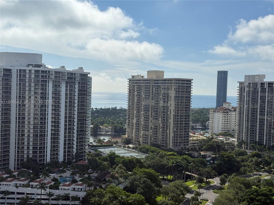 В аренду: $3,800 (2 спален, 2 ванн, 1092 Квадратных фут)