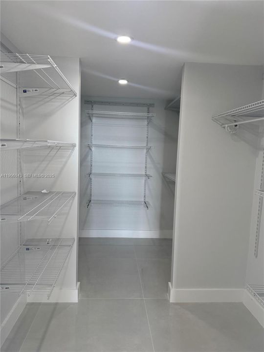 В аренду: $3,800 (2 спален, 2 ванн, 1092 Квадратных фут)