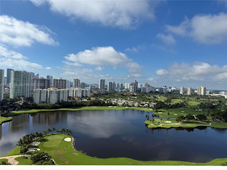 В аренду: $3,800 (2 спален, 2 ванн, 1092 Квадратных фут)