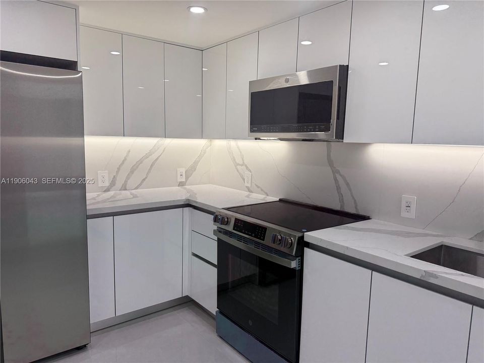 В аренду: $3,800 (2 спален, 2 ванн, 1092 Квадратных фут)