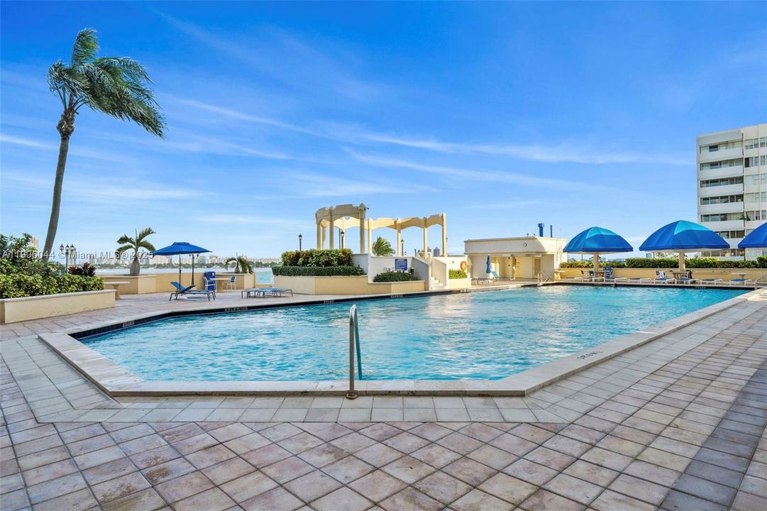 出租: $3,500 (2 贝兹, 2 浴室, 1030 平方英尺)