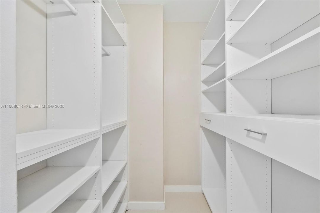 出租: $3,500 (2 贝兹, 2 浴室, 1030 平方英尺)