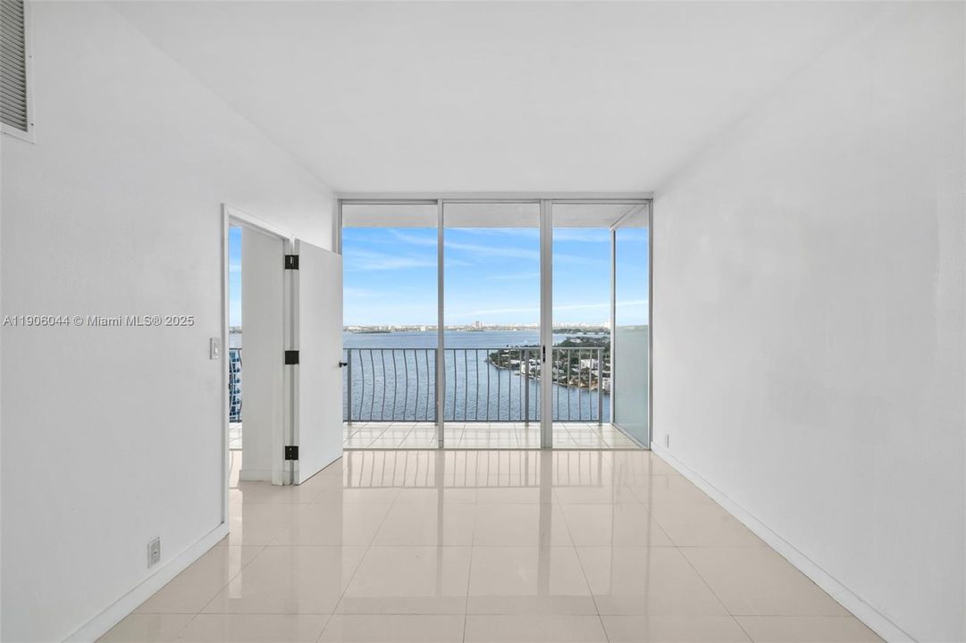 出租: $3,500 (2 贝兹, 2 浴室, 1030 平方英尺)