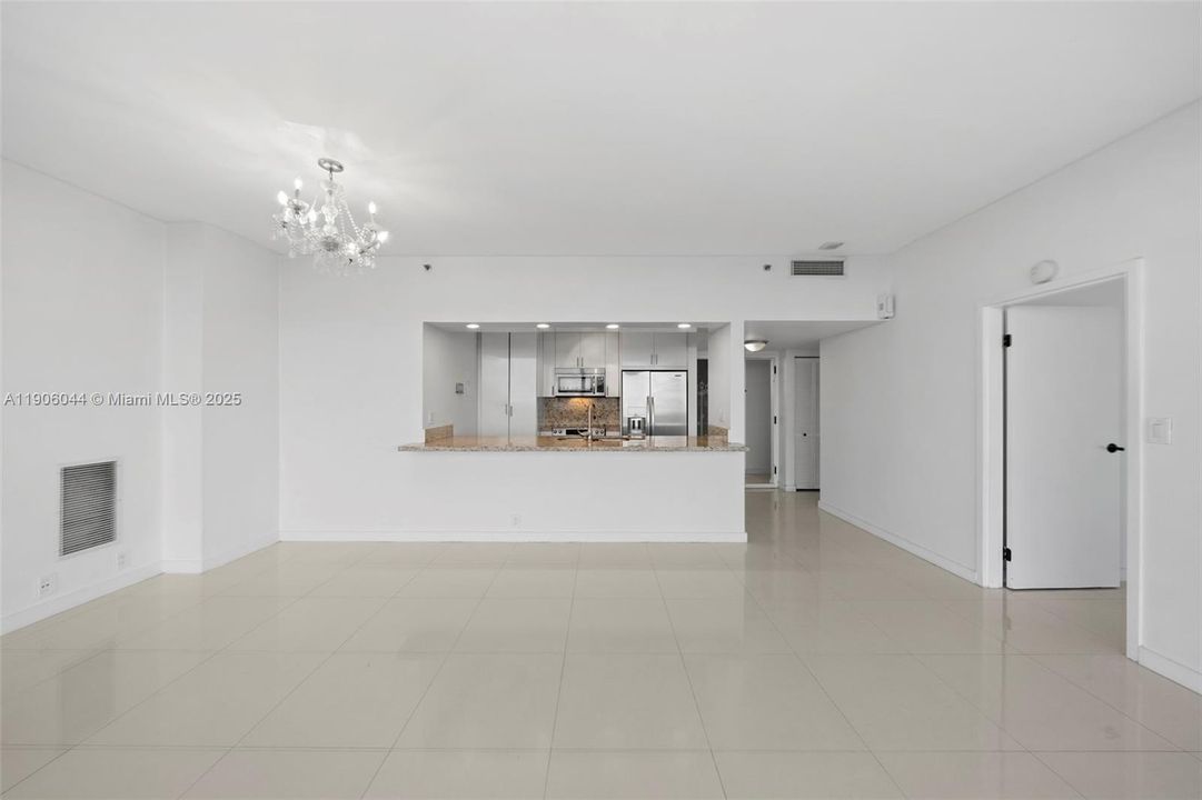 出租: $3,500 (2 贝兹, 2 浴室, 1030 平方英尺)