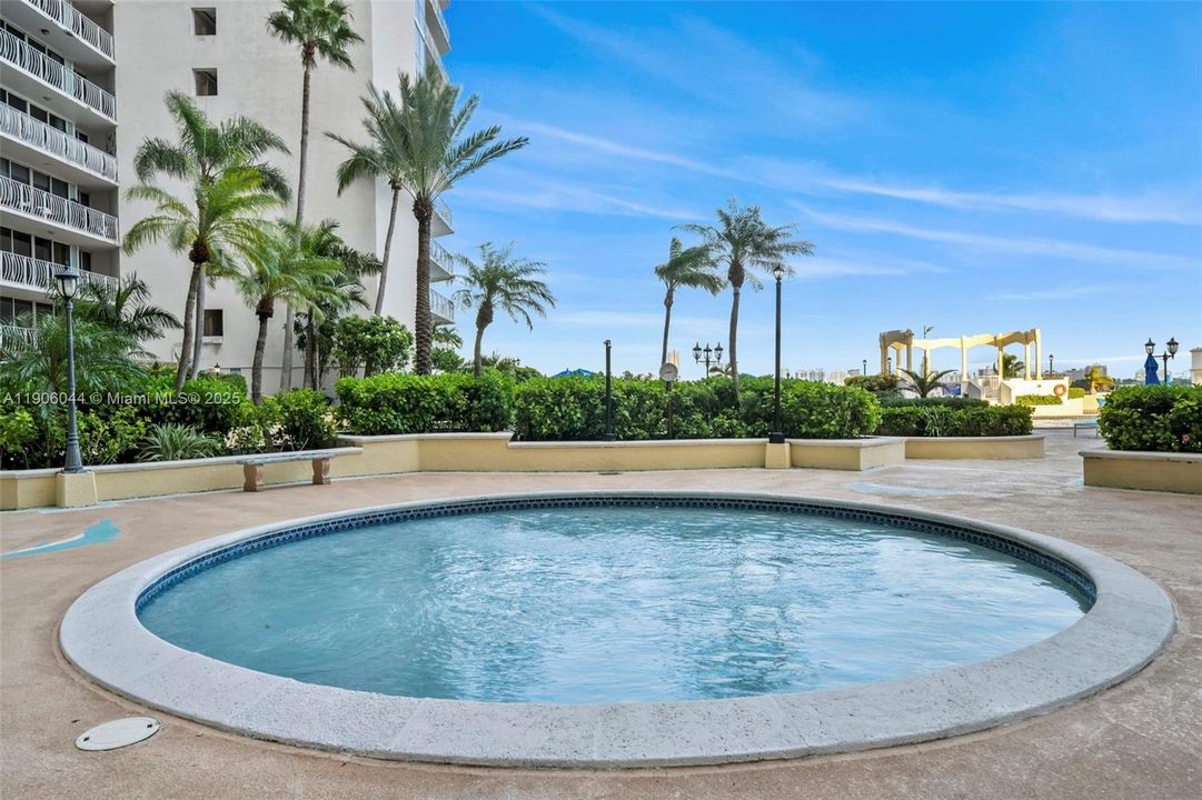 出租: $3,500 (2 贝兹, 2 浴室, 1030 平方英尺)