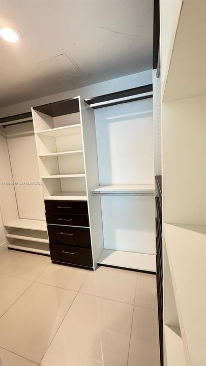 Active With Contract: $630,000 (1 beds, 2 baths, 1214 Square Feet)