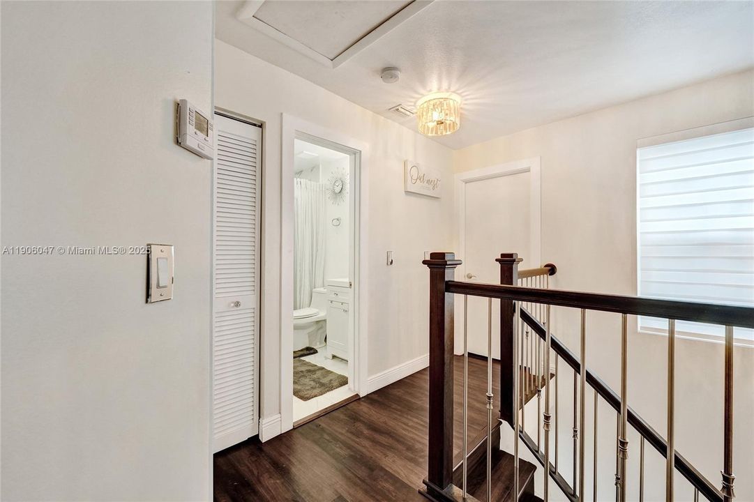 For Sale: $550,000 (3 beds, 2 baths, 1517 Square Feet)