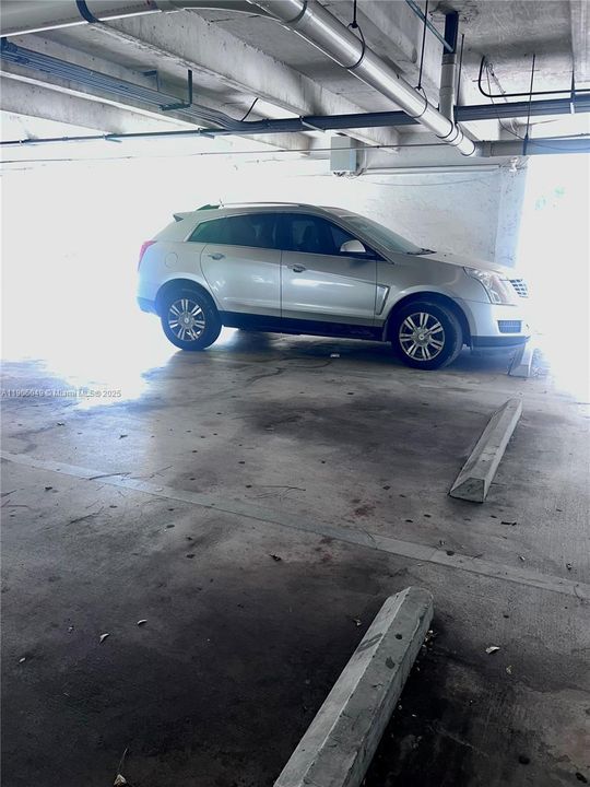 For Sale: $169,900 (1 beds, 1 baths, 711 Square Feet)