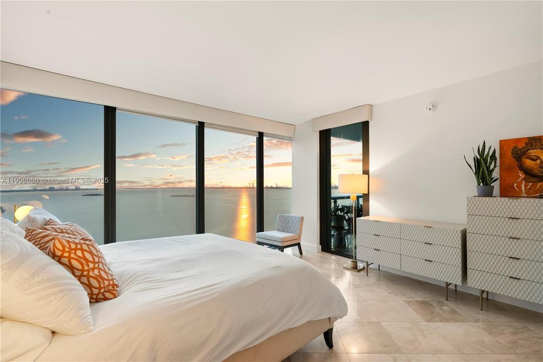 待售: $1,275,000 (2 贝兹, 3 浴室, 1870 平方英尺)