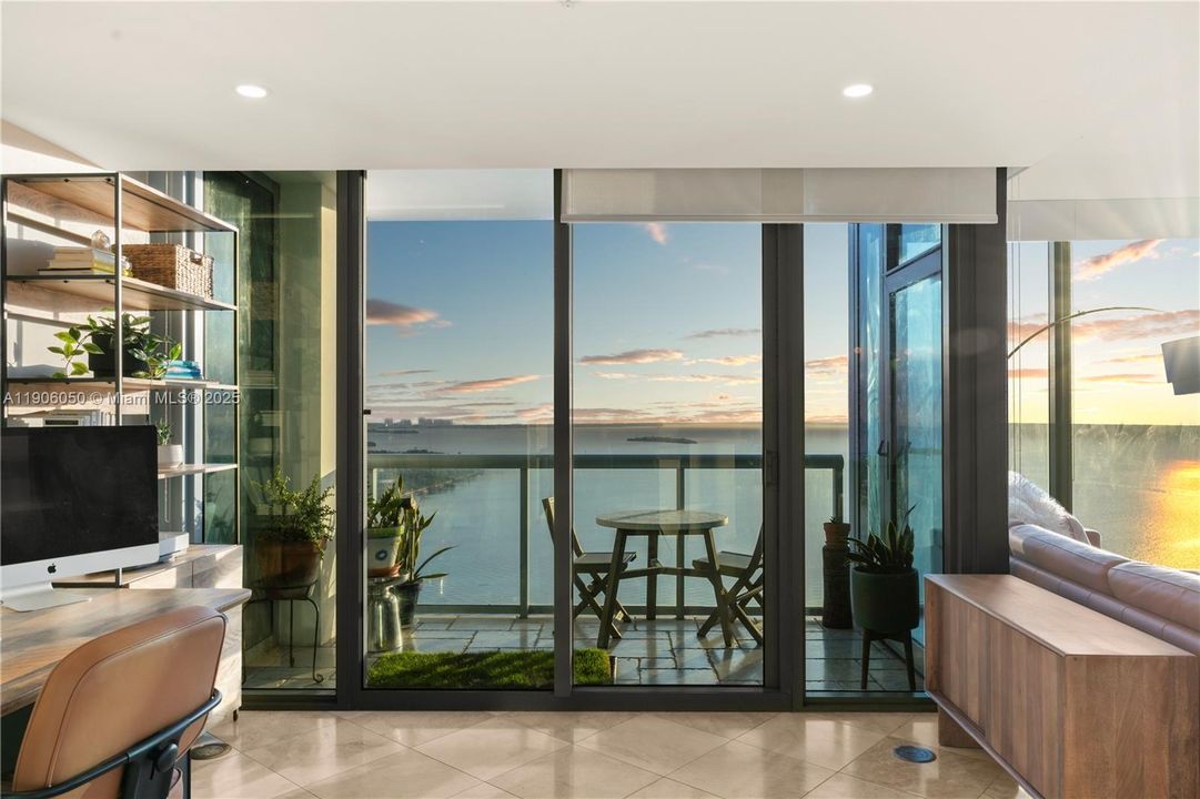 待售: $1,275,000 (2 贝兹, 3 浴室, 1870 平方英尺)