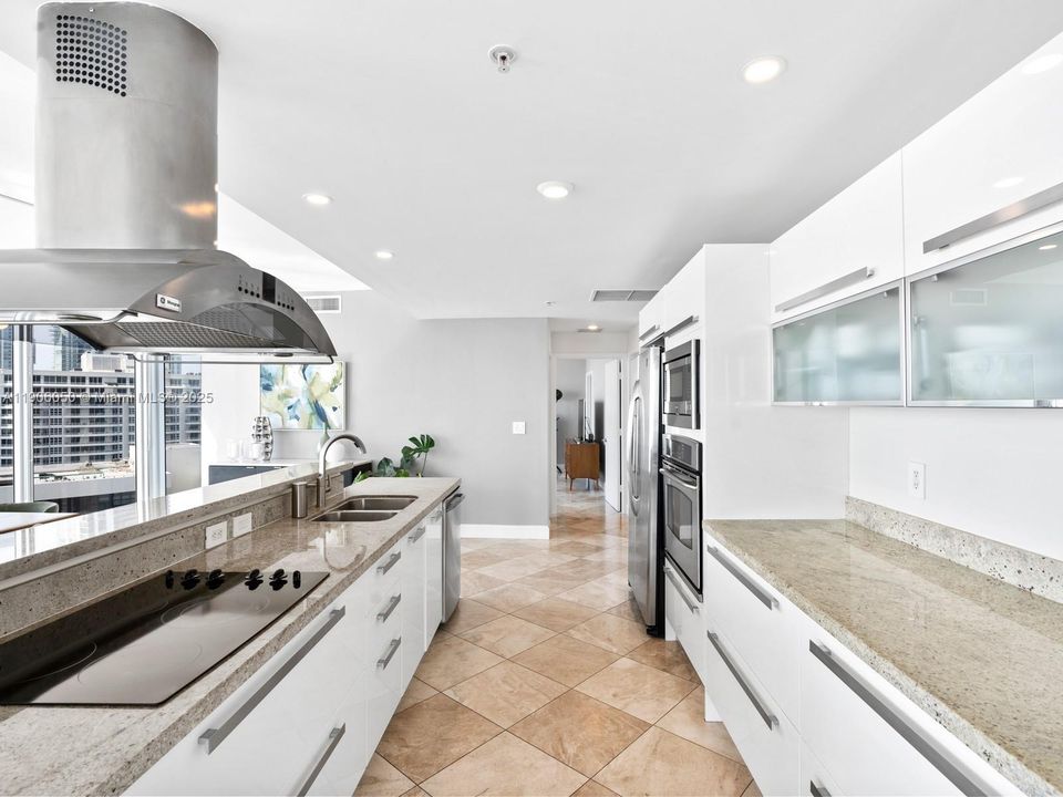 待售: $1,275,000 (2 贝兹, 3 浴室, 1870 平方英尺)