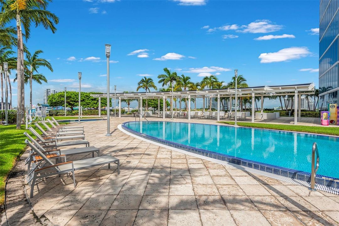 待售: $1,275,000 (2 贝兹, 3 浴室, 1870 平方英尺)