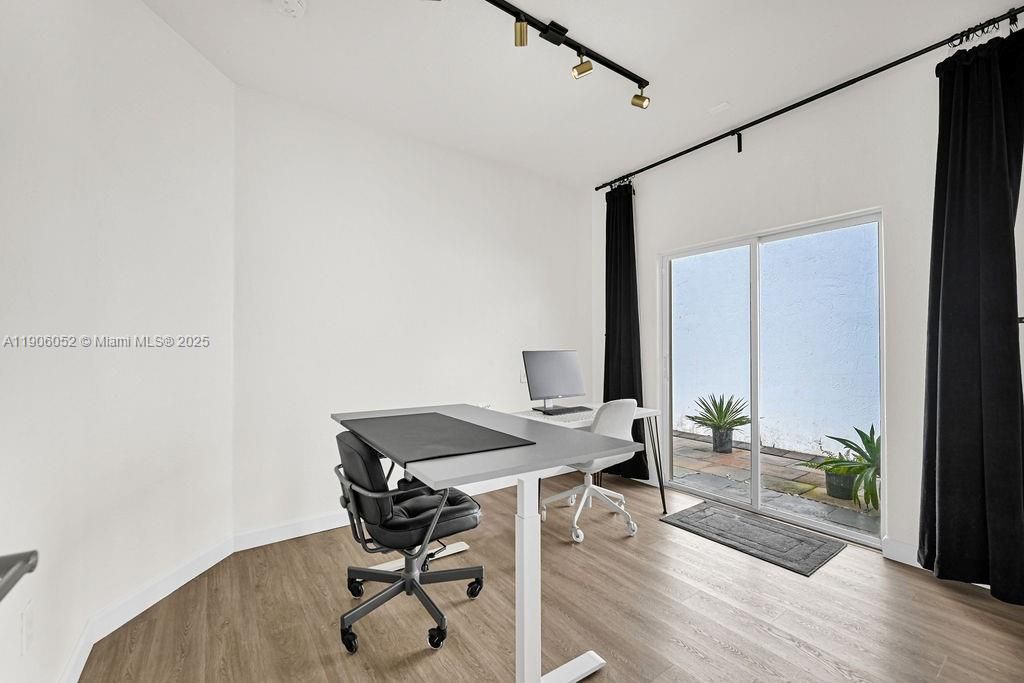 Active With Contract: $690,000 (3 beds, 2 baths, 1478 Square Feet)